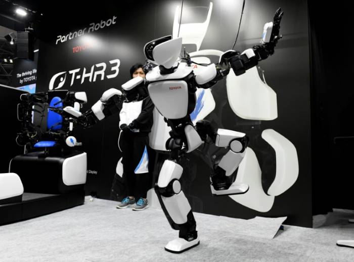 Toyota présente son nouveau robot humanoïde, contrôlable à distance