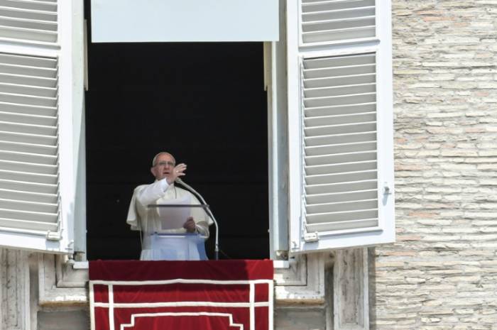 Soutien du pape aux parents d'un bébé britannique condamné