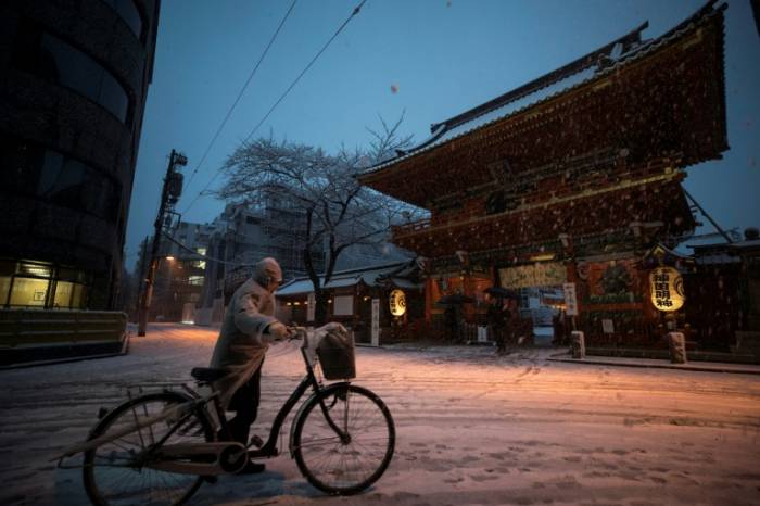 Neige au Japon: des dizaines de blessés, des centaines de vols annulés