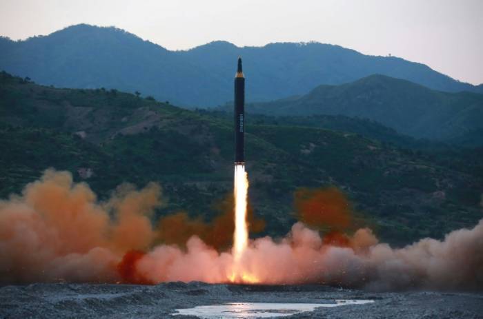 La Corée du Nord tire une salve de missiles en mer