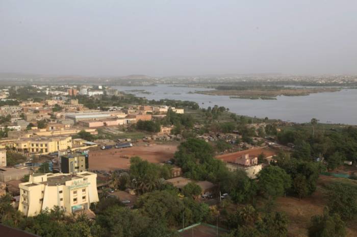 Mali: deux morts dans une attaque jihadiste près de Bamako, plus de 30 civils sauvés