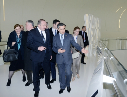 Georgian president visits Heydar Aliyev Center - PHOTOS