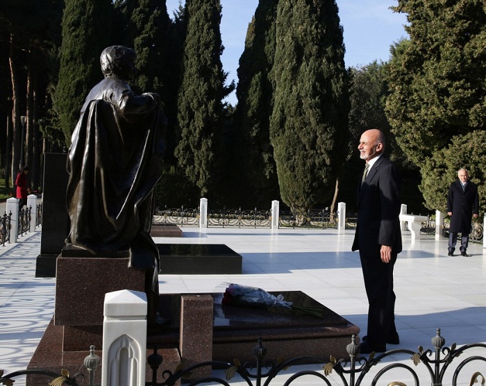 Le président afghan Mohammad Ashraf Ghani visite l’Allée d’honneur