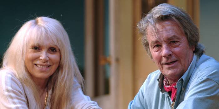 Alain Delon: Mireille Darc "était la femme de ma vie"