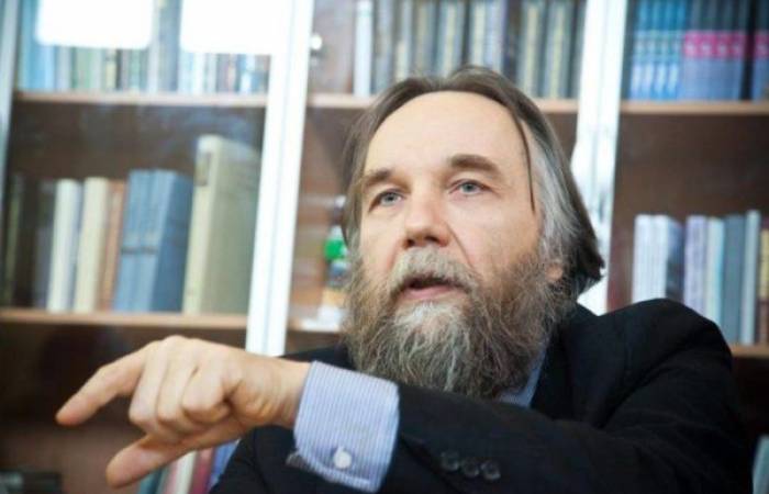 Aleksandr Dugin Bakıya gəlib