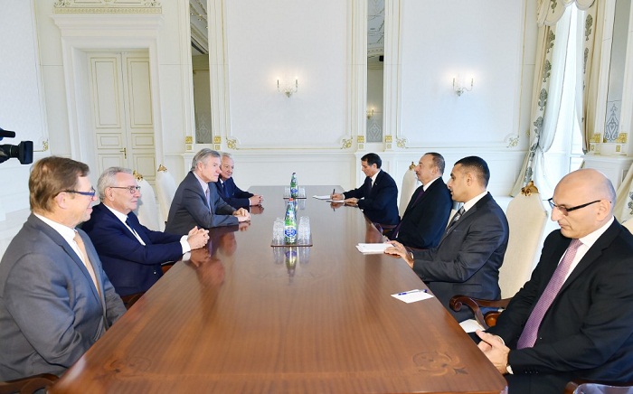 Le président Ilham Aliyev reçoit une délégation française menée par Jean-François Mancel