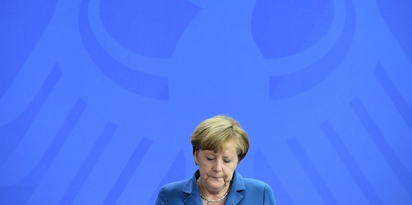 Allemagne : Merkel reconnaît des erreurs dans la crise des réfugiés