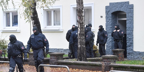 Allemagne : cinq recruteurs présumés de l`EI arrêtés
