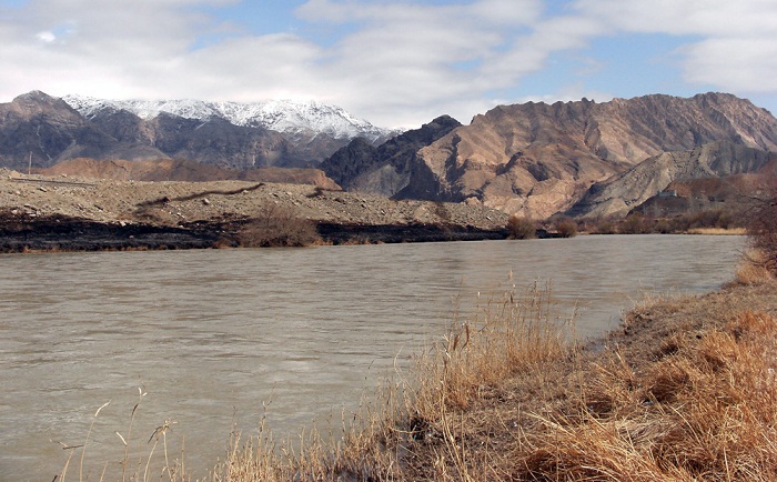 Armenia threatening Araz River