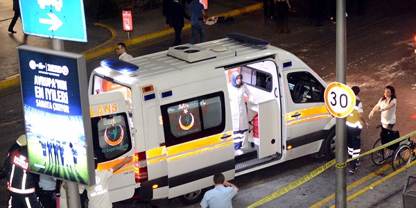 Attentat d`Istanbul: les kamikazes avaient prévu de prendre des dizaines de voyageurs en otage