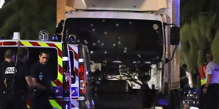 Attentat de Nice : les cinq suspects mis en examen et écroués