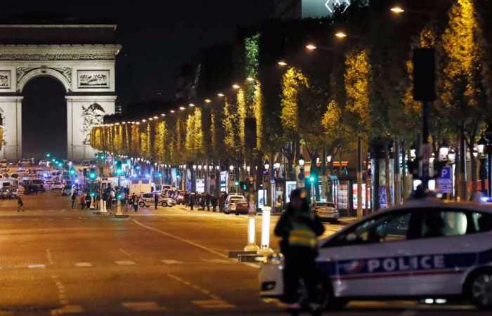 Attentat des Champs-Elysées : trois membres de l'entourage de l'assaillant interrogés en garde à vue
