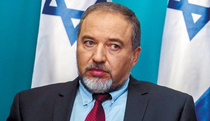Lieberman: Israël ne "tolérera pas" la poursuite des tirs de roquettes
