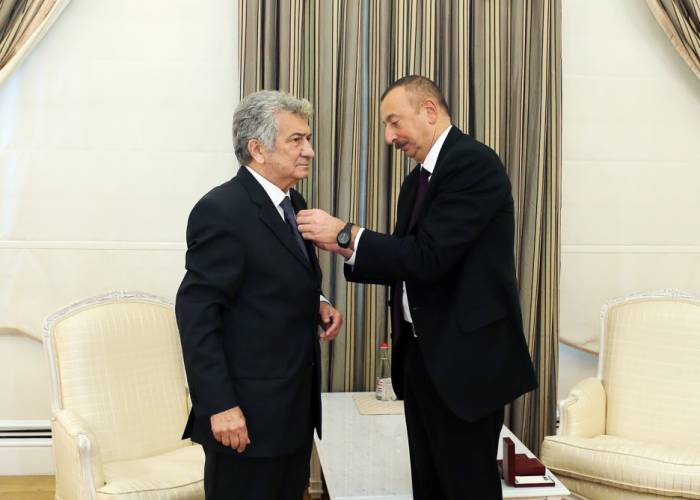 Ilham Aliyev a remis l’ordre «Istiqlal» à Raouf Abdoullayev