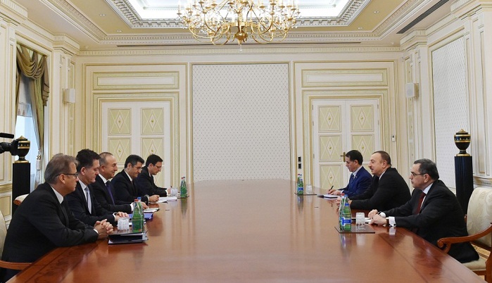 Le président Ilham Aliyev a reçu une délégation menée par le ministre turc des Affaires étrangères