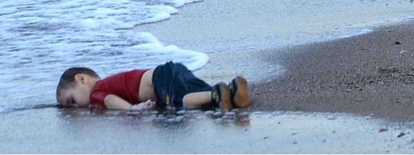 Alan Kurdi, l`enfant syrien échoué sur la plage, est mort il y a un an