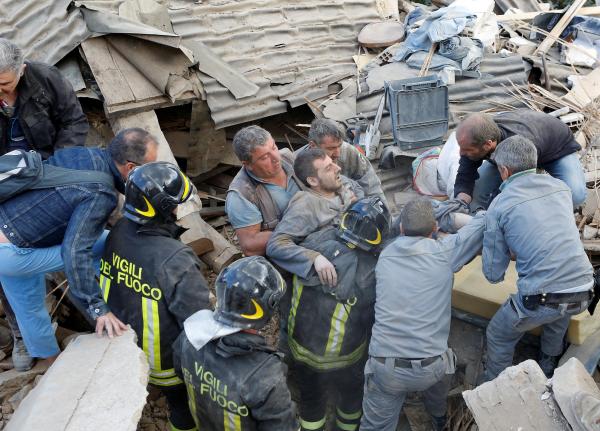Séisme en Italie: 24 morts, plus de 100 disparus - PHOTOS