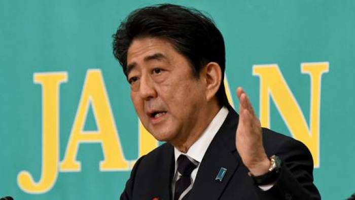 Le geste controversé de Shinzo Abe