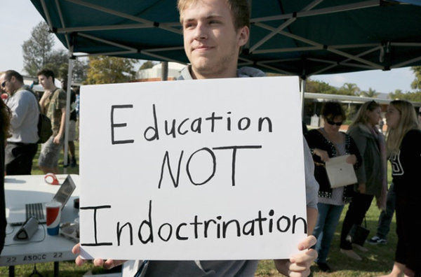 Une prof anti-Trump forcée de se cacher