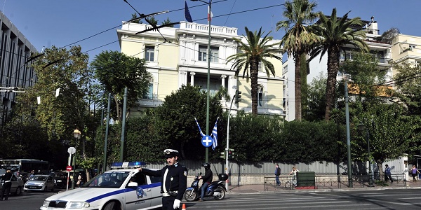 Grèce: un groupe `révolutionnaire` revendique l`attaque contre l`ambassade de France