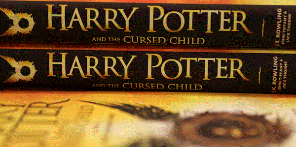 "Harry Potter et l`enfant maudit" : la Pottermania revient en France !