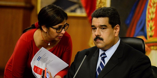 Le Venezuela suspend le processeur pour un référendum anti-Maduro