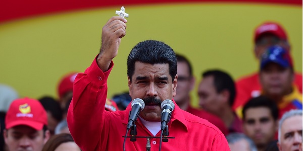 Venezuela: Maduro va présenter une émission de radio consacrée à la salsa