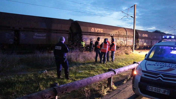 3 migrants happés par un train, 1 mort