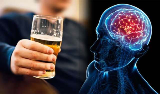Liver disease risk: Why you should avoid drinking BEER this weekend Liver disease risk: Why you should avoid drinking BEER this weekend