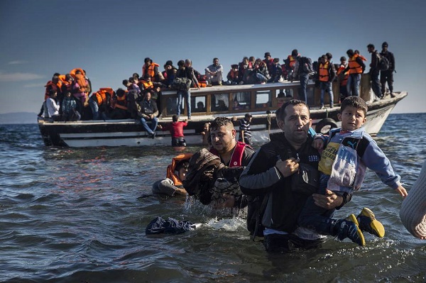 Les médias grecs disent un groupe de bateau turc a demandé l`asile en Grèce 