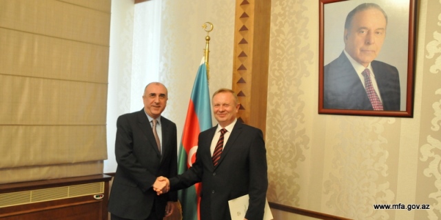 Elmar Məmmədyarov yeni səfirlə görüşdü