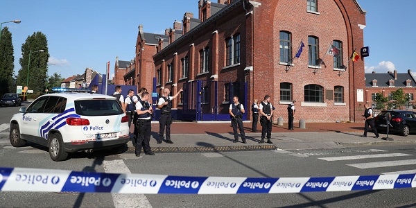 Belgique : un homme attaque deux policières à la machette à Charleroi