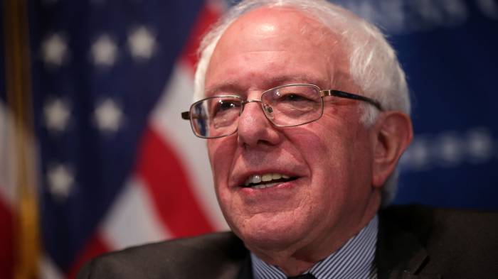 Bernie Sanders lâche ses coups pour le dernier débat démocrate avant les primaires
