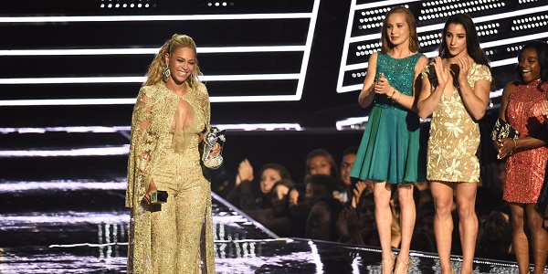 Beyoncé enflamme la soirée des MTV VMAs