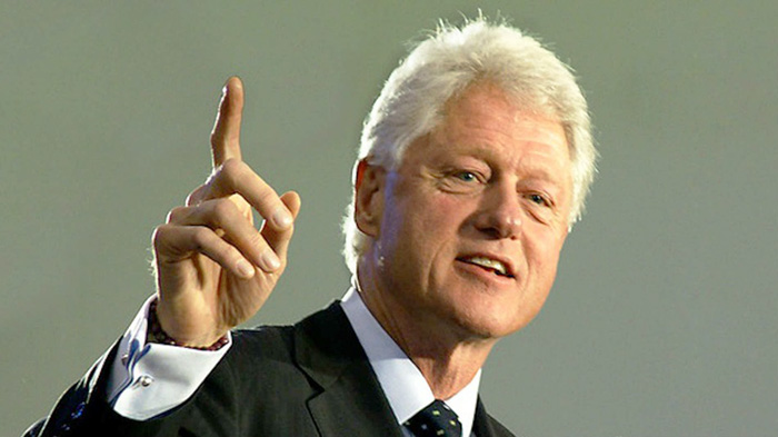  Bill Clinton Defends Hillary Clinton on Email Controversy