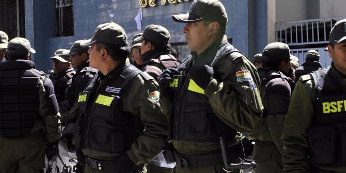 Bolivie: Un camion fonce dans la foule, huit morts

