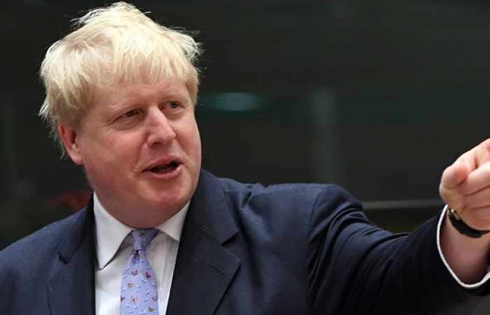   Boris Johnson arrive au palais de Buckingham pour être renommé premier ministre  