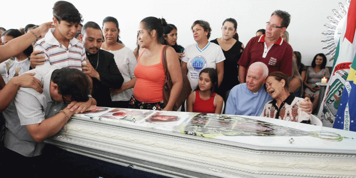 Brésil : 8 morts dans une crèche, brûlés vif par le gardien
