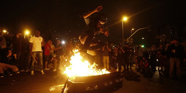 Brésil : des dizaines de milliers de manifestants contre le `putchiste` Temer
