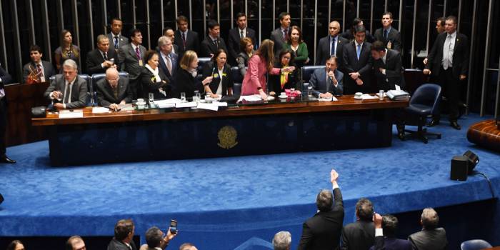 Brésil: le Sénat approuve une loi travail controversée