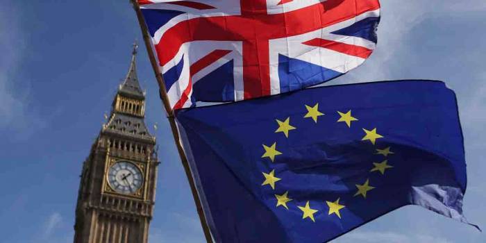Brexit : Londres présente son projet de loi d'abrogation des traités européens