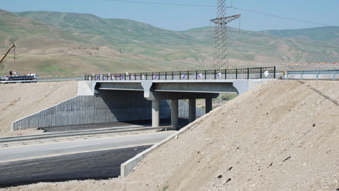 Iran to build bridge on Azerbaijan border