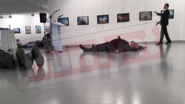 VIDEO - L’ambassadeur russe a été tué dans une attaque armée à Ankara