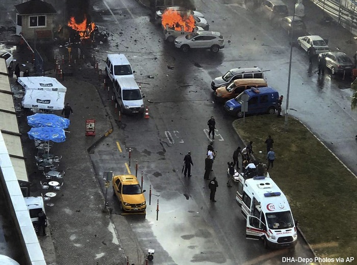 PKK stands behind Izmir terrorist attack: governor