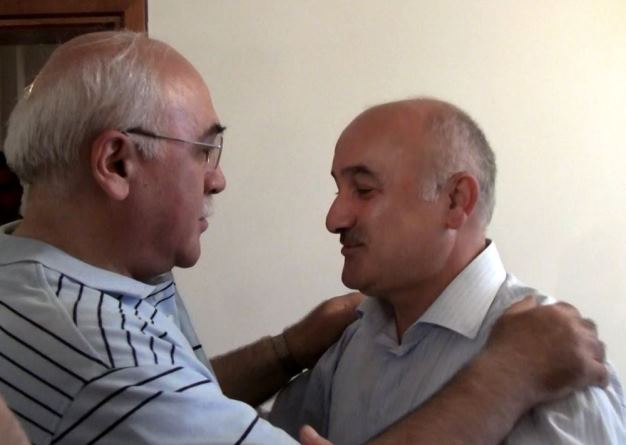 Müsavat seçkini kimə və neçəyə satdı?
