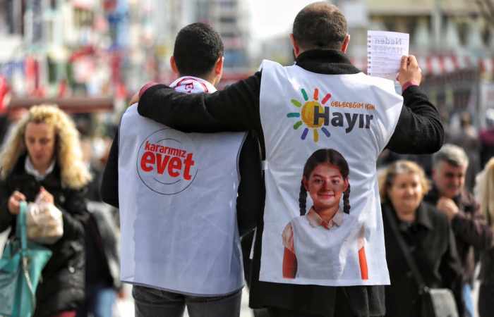 500 foreign media representatives monitor Turkish referendum