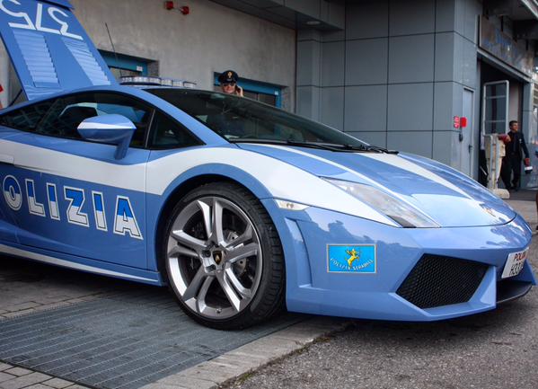 Kyiv police get a Lamborghini for the prosecution of violators