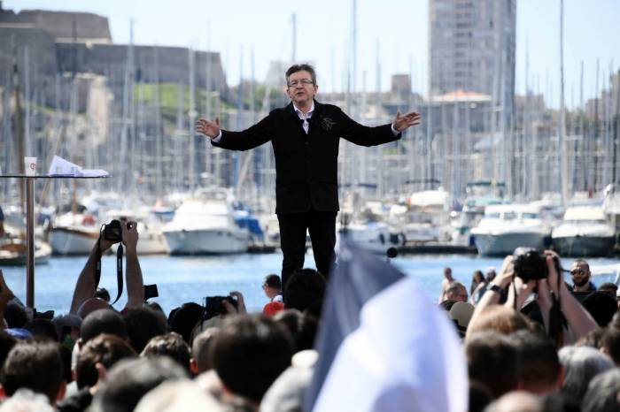 Législatives: Mélenchon candidat à Marseille