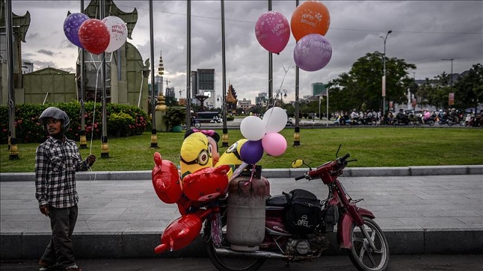 Fearing fiery stampede, Cambodia bans helium balloons