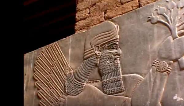 Irak: l`Unesco veut sauver `d`urgence` Nimrod, vandalisée par l`EI